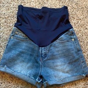 Medium wash maternity denim shorts